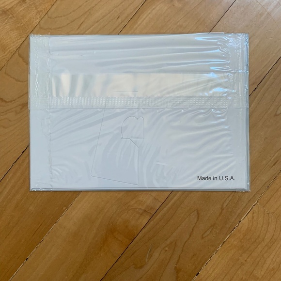 NWT Disney Minnie Mouse Notepad Mickey Minnie Heart Cookie Cutters - Picture 3 of 3